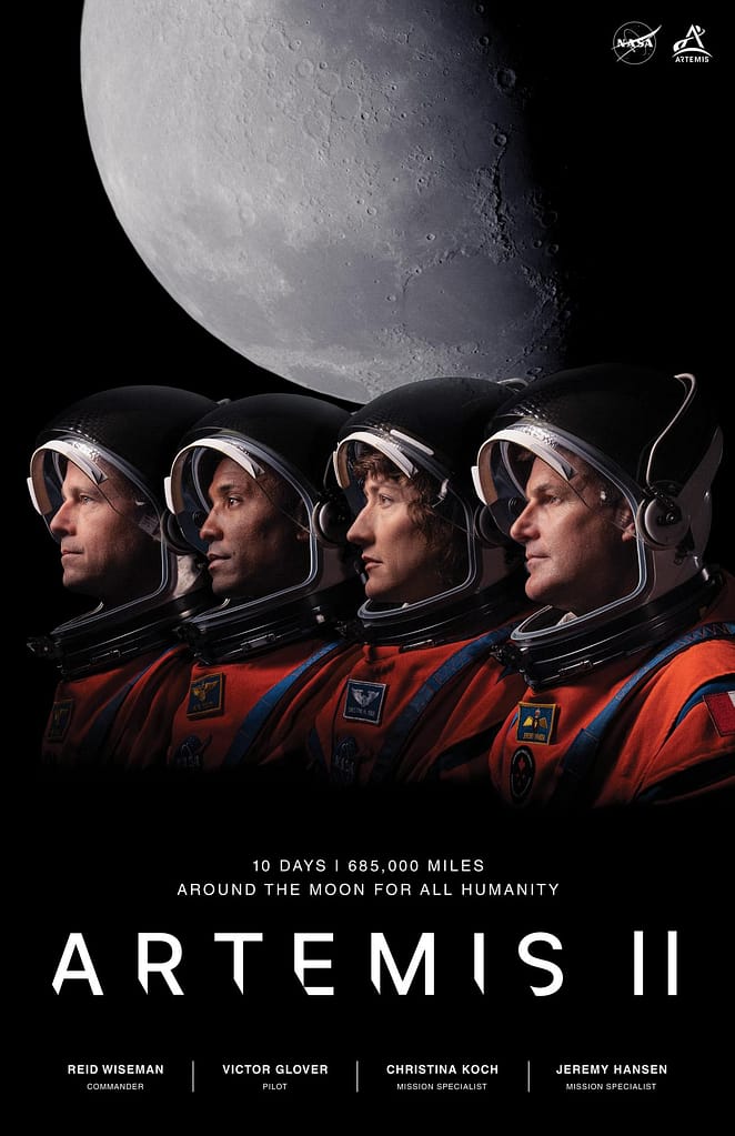 Etapa 2 do Programa Artemis da NASA, com os quatro astronautas da missão Artemis II em trajes laranja posando lado a lado. Acima deles, a Lua em destaque e o logotipo da missão. Da esquerda para a direita: Reid Wiseman (Comandante), Victor Glover (Piloto), Christina Koch e Jeremy Hansen (Especialistas da Missão).