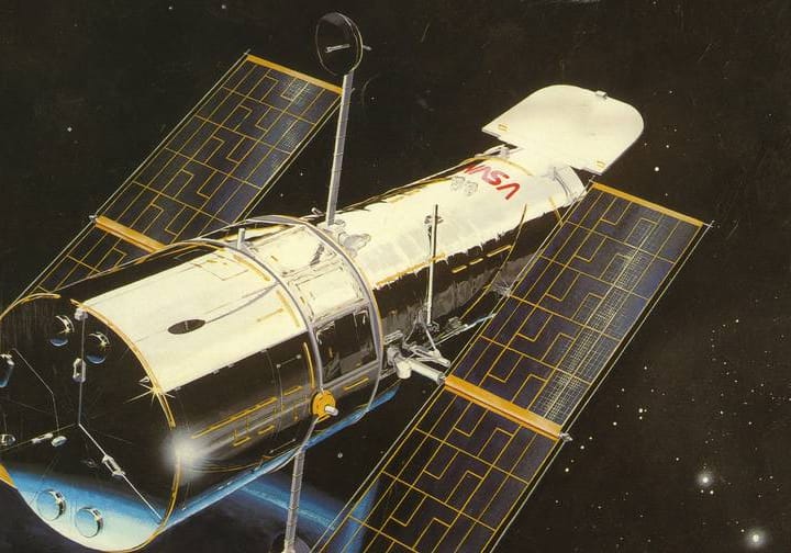estilo pop retratando o Telescópio Espacial Hubble flutuando no espaço, com a curvatura da Terra visível ao fundo e um céu repleto de estrelas brilhantes. A cena mistura arte e ciência, destacando o Hubble como ícone da exploração espacial e da cultura pop.