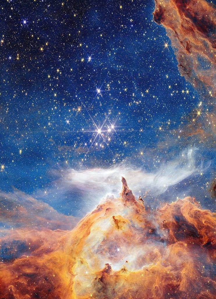 Webb capturou esta cena cintilante de nascimento de estrelas em Pismis 24, um jovem aglomerado estelar a cerca de 5.500 anos-luz da Terra, na constelação de Escorpius. Esta região é um dos melhores lugares para explorar as propriedades das estrelas jovens e quentes e como elas evoluem