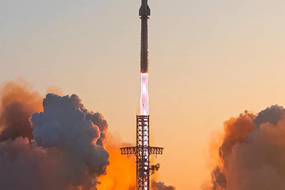 Starship da SpaceX durante lançamento, simbolizando o futuro da exploração espacial.