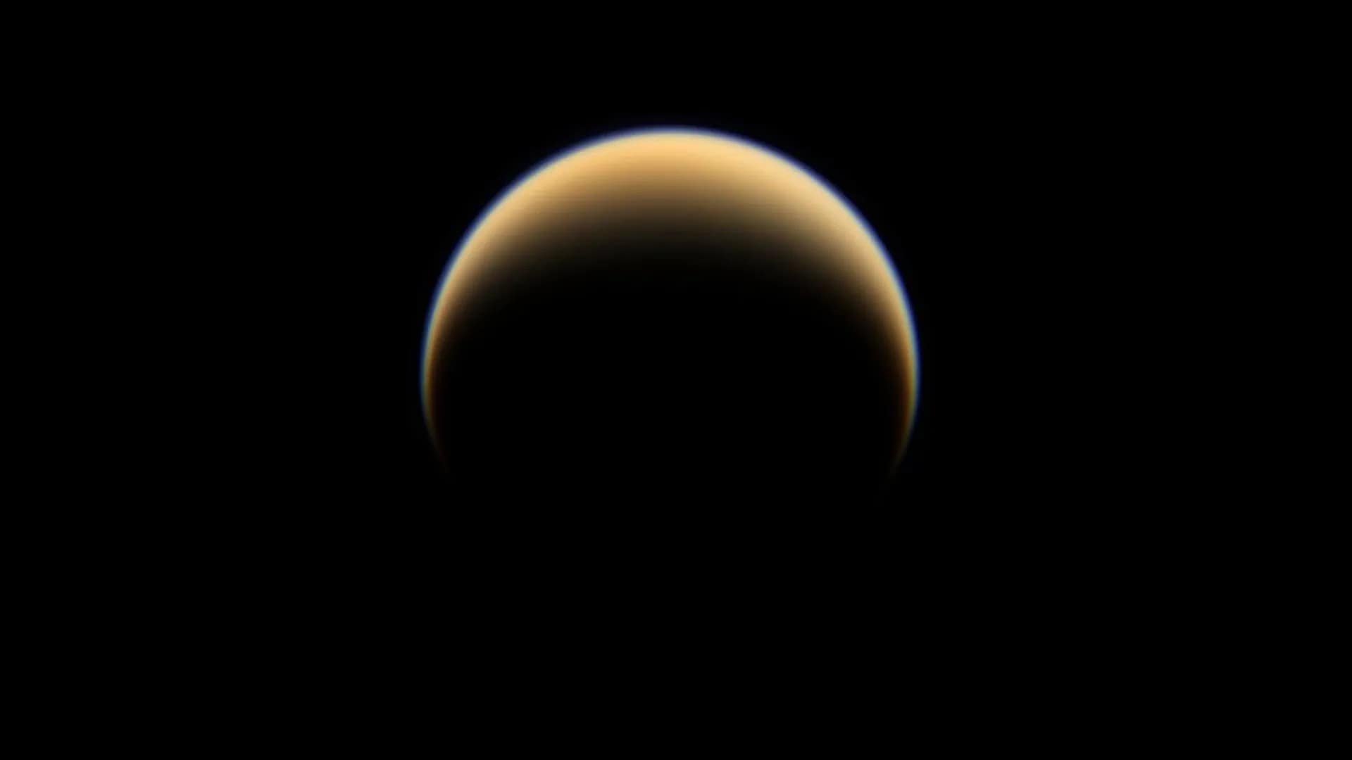 A sonda Cassini da NASA tirou esta imagem olhando para o polo norte de Titã.
NASA/JPL/Instituto de Ciências Espaciais